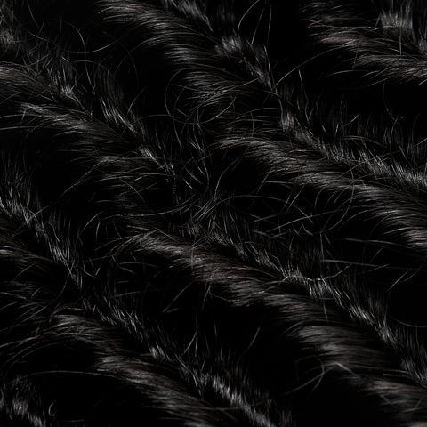 close up of the texture of the curly peruvian weave